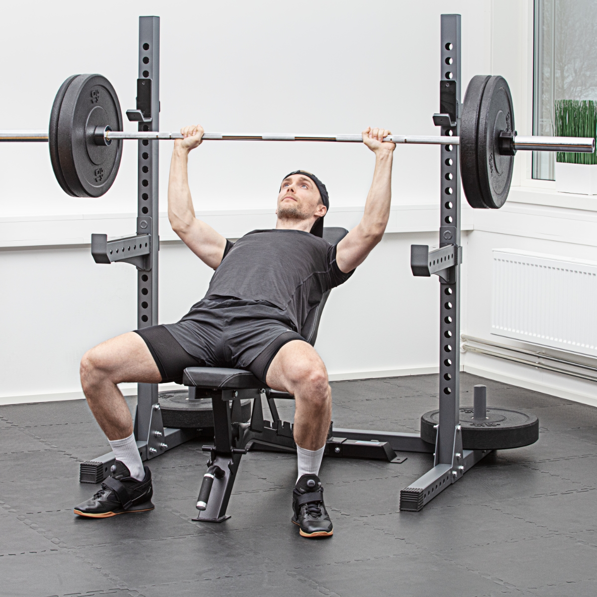200 Squat Rack